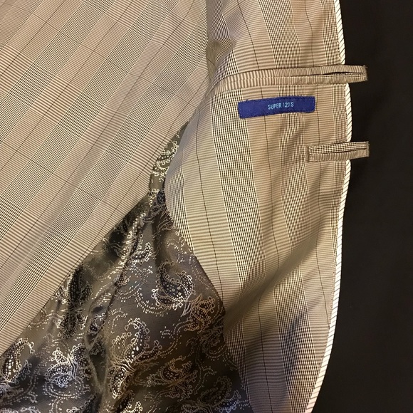 2 piece suit - Picture 2 of 4